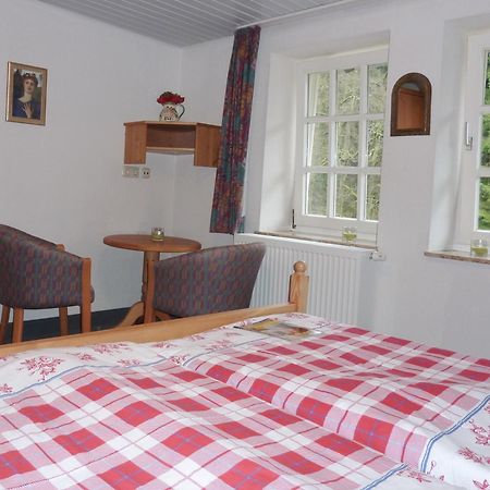 Hof Guttels Waldgasthof Ferienpension Rotenburg an der Fulda Δωμάτιο φωτογραφία