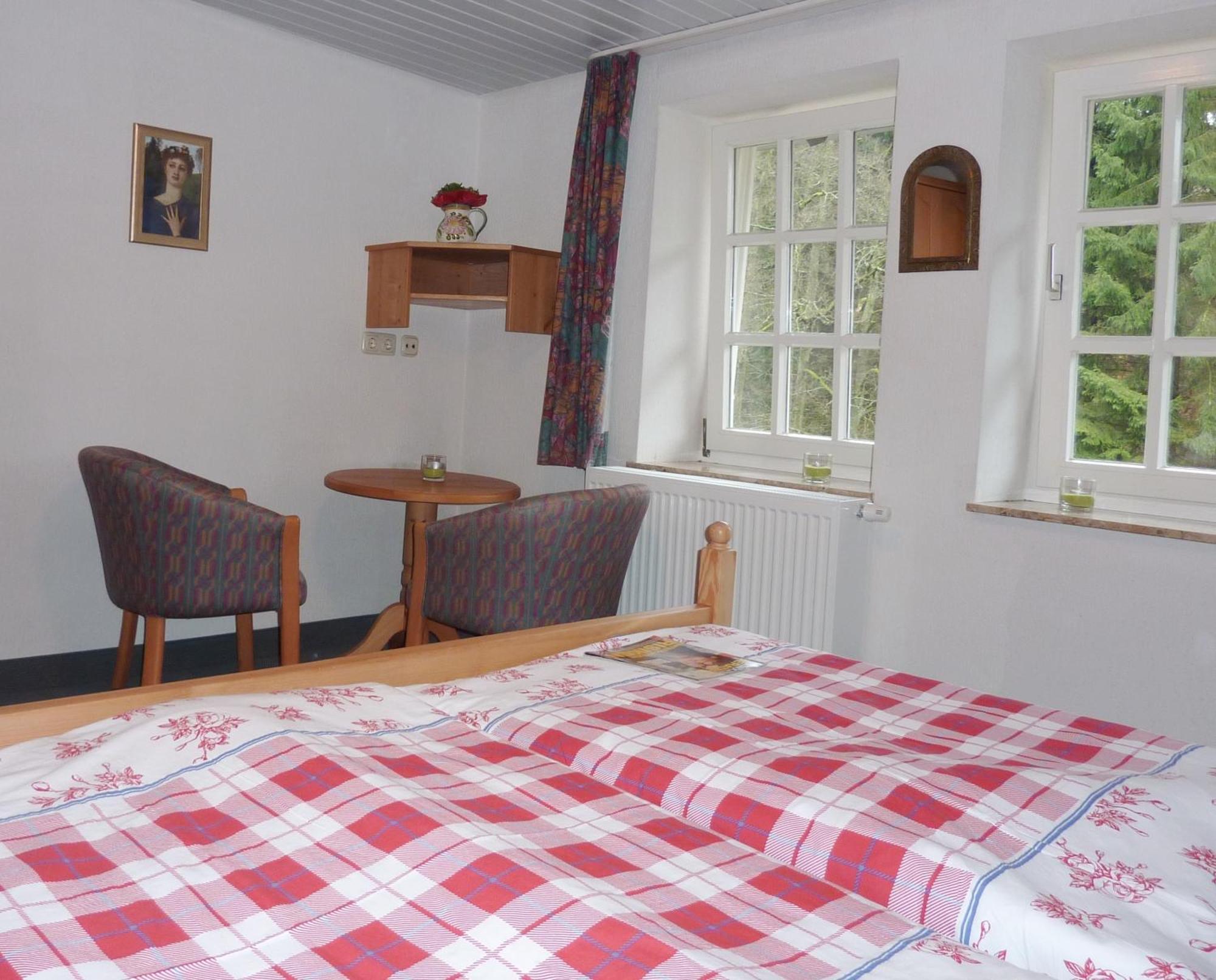 Hof Guttels Waldgasthof Ferienpension Rotenburg an der Fulda Δωμάτιο φωτογραφία
