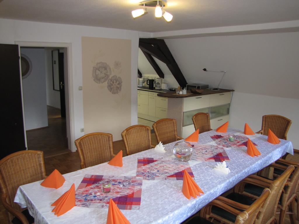 Hof Guttels Waldgasthof Ferienpension Rotenburg an der Fulda Δωμάτιο φωτογραφία